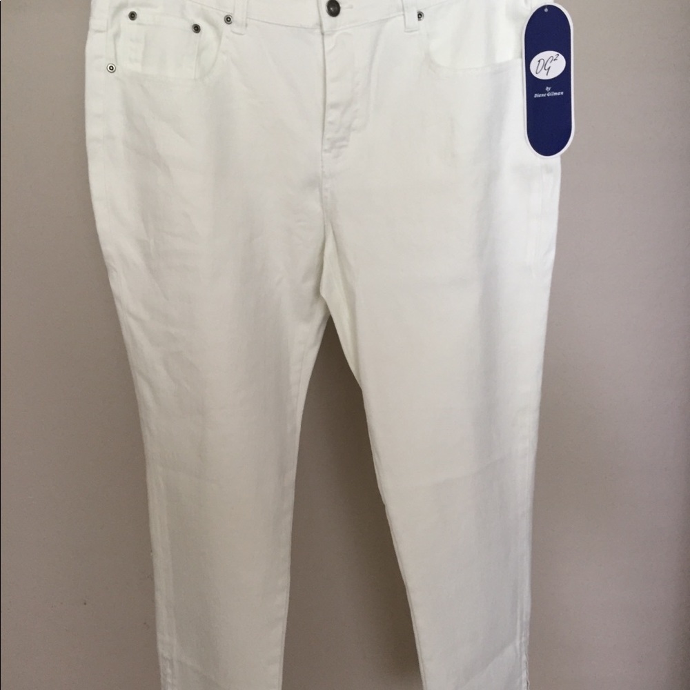 NWT white skinny jeans with zipper ankle